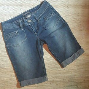 Decree Womens Capri Denim Jeans Sz 7 W 26 Soft and Comfortable